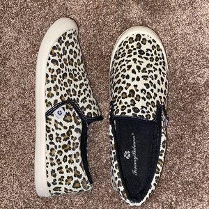 Tommy Bahama | Leopard Pattern Slip On Memory Foam Shoes 7.5